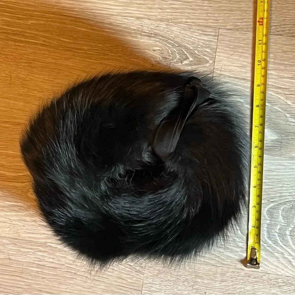 BLACK GENUINE FOX FUR BARREL MUFF HAND WARMER WRISTLET WITH INSIDE ZIP POCKET